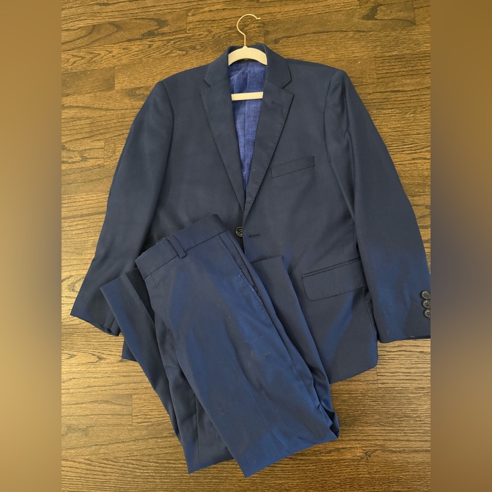 Boys T.O. Suit size 10V
